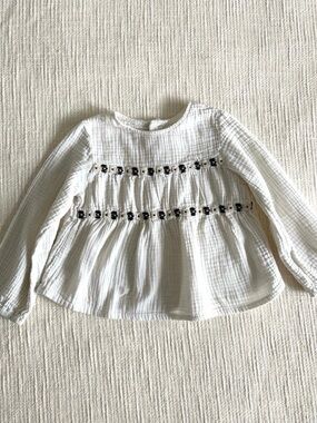Zara White Long-Sleeve Embroidered Peasant Blouse